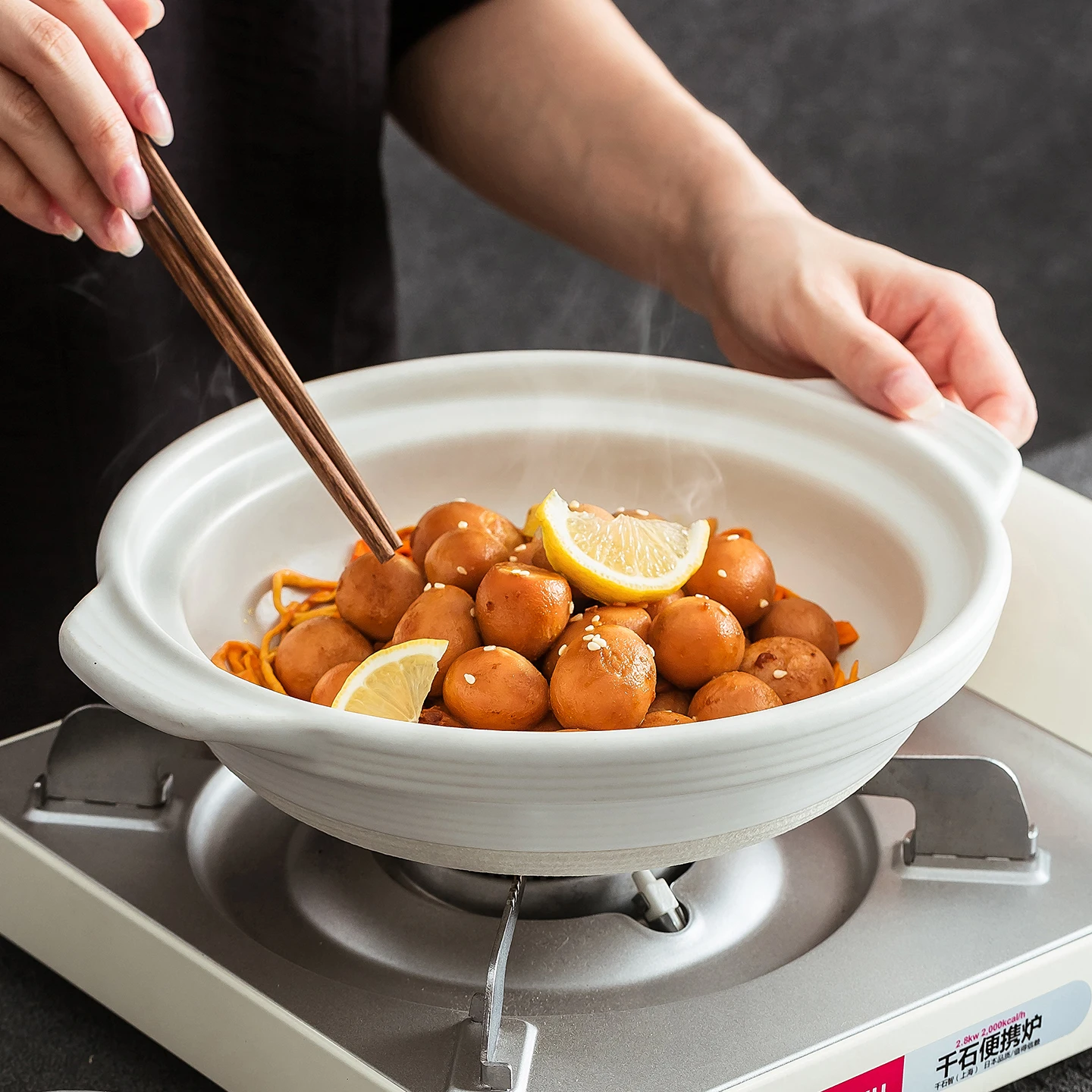 ストウブ鍋で炊飯ができるの？白陶器の浅平型炊飯鍋が解決する本当の理由