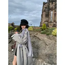 クラシックシルエットのダブルブレストトレンチコート【イギリス風・ゆったりしたデザイン・ラペル付き】