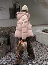 ピンクのダウンジャケット【冬用・女性・ふんわりデザイン・かわいいスタイル】