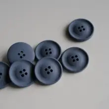 中青色の滑らかなマット仕上げ再生ポリエステルボタン【直径25mm】