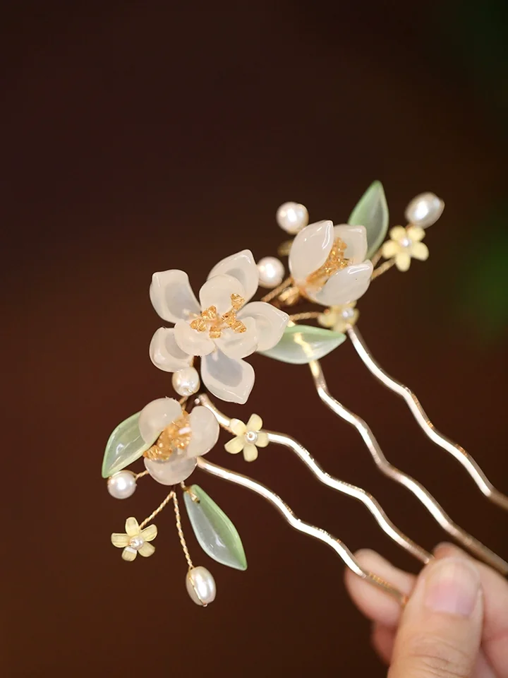 華やかな花飾りの半束ね髪クリップ【流れる房・古風デザイン】（セットアップ対応）