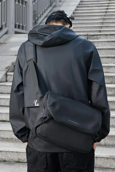 メンズ クロスボディバッグ サイクリング多機能チェストバッグ