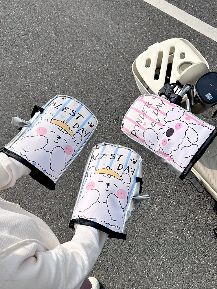 ハンドル内掛け：防水・防寒設計のカワイイ電動バイク用ハンドルカバーとは