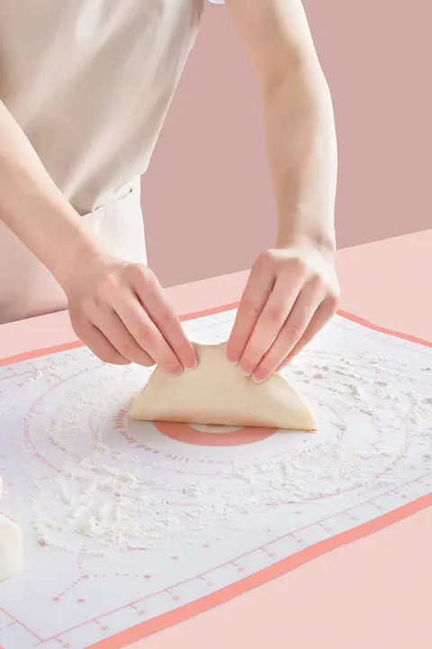 製パンマット 製菓マット 食品グレードシリコン 滑り止め 丸めて収納 家庭用 キッチン パン作り お菓子作り こね板