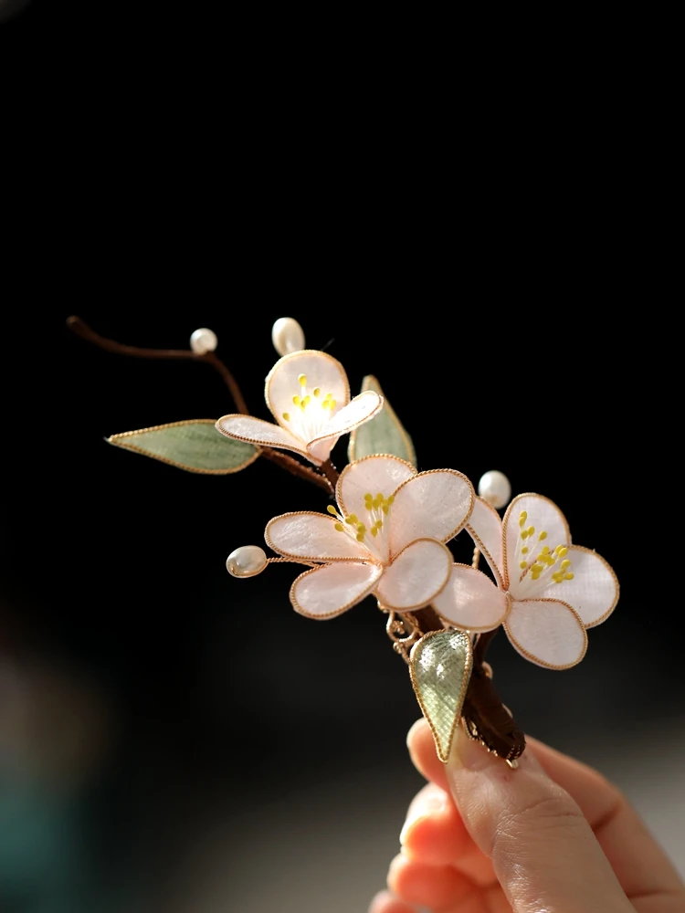 ヘッドドレス 生花はどう選ぶ？古風花柄の魅力と実際の使い方を解説