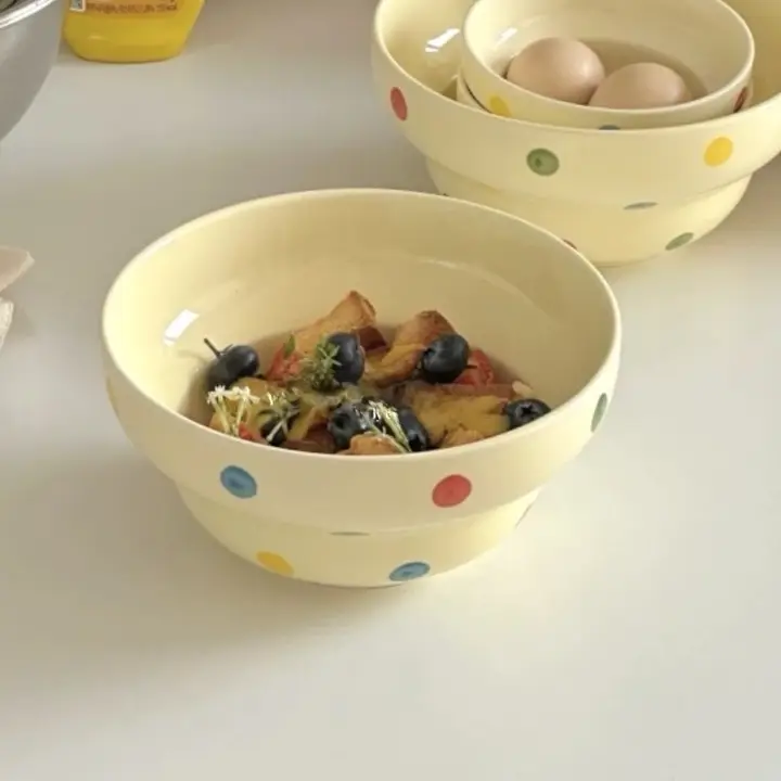 かわいいドット柄の陶器製ボウル【ご飯・スープ・麺用】