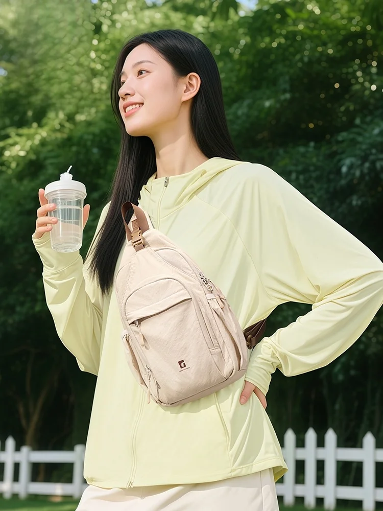通勤バッグ 軽い おすすめモデル：ファッション通勤向け 胸ポケットバッグ【ミニサイズ・スリングタイプ】