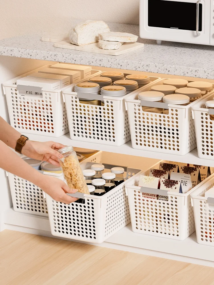 キッチン用収納ボックス：プラスチック製の長方形ボックスで家庭・デスクトップを効率的に整理