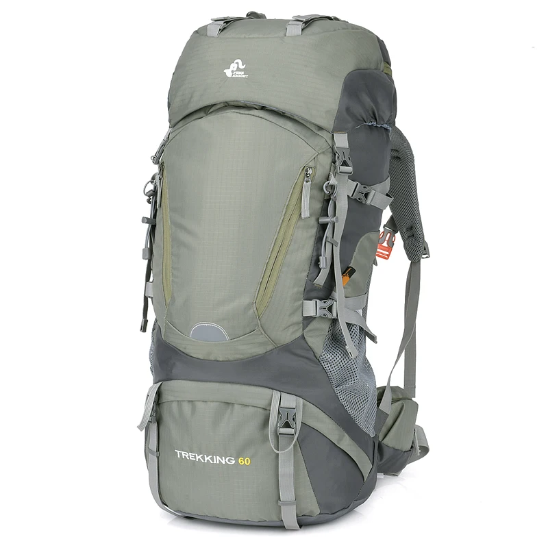 キャンプ道具を節約調達｜実際に使ってみた結果 - 大容量登山用バックパックの実用性と価格戦略