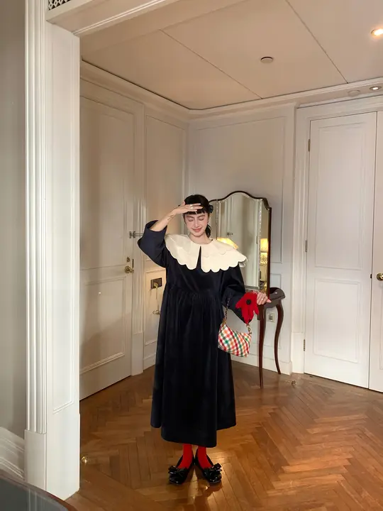 フランス風レトロダル柄のこなれ感漂うベロアワンピース【ゆったりシルエット・秋冬用】