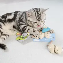不規則なデザインの猫おもちゃ【フェザー付き・耐久性】（セットアップ対応）