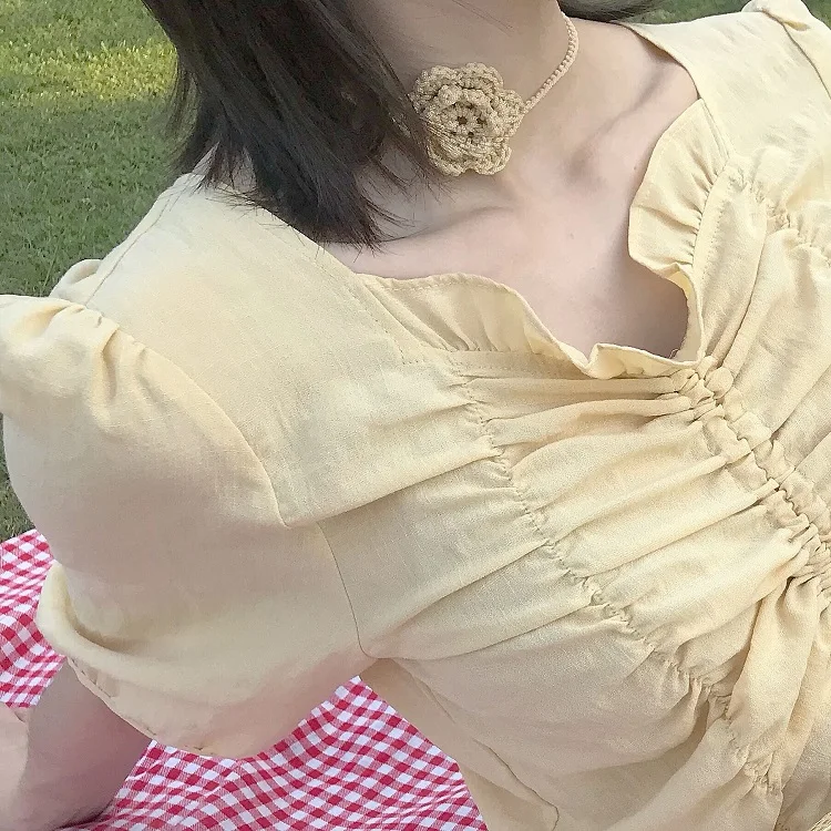 可愛い花のデザインの珍珠編み首飾り：高校生女性向けのシンプルで安価なデイリーファッション