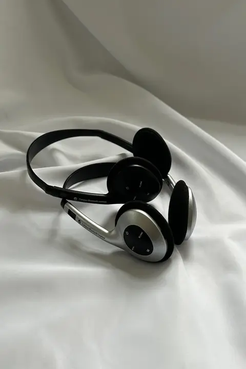レトロスタイルBluetoothヘッドホン【ワイヤレス・スポーツ用・軽量・持ち運び便利】