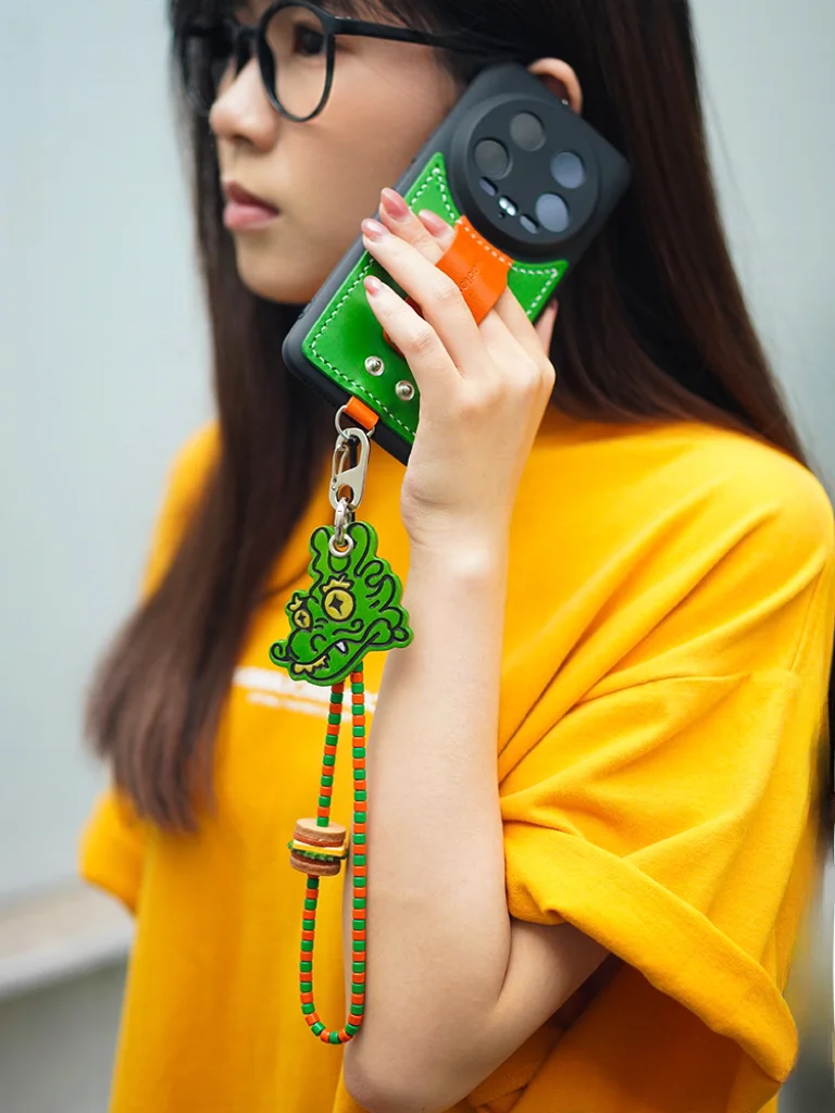 上級者向けグッズとしての「真皮製スマホケース」は、本当に価値があるのか？