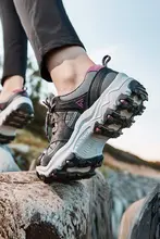 軽量で通気性がある！防滑耐摩耗の厚底登山靴【女性用・トレッキング・ハイキング向け】