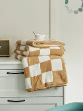 耳元で使えるシンプルなチェス模様の毛布【冬用・保温・毛羽立ち】