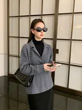 Vネックニットウェア【ラムウール使用・ラペルデザイン・極上の柔らかさ】
