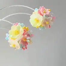 カラフルな花モチーフの刺繍イヤリング【ビーズ付き・甘美なデザイン・女性用】