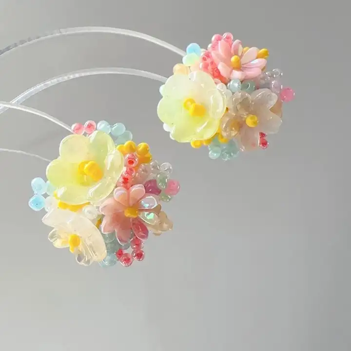 カラフルな花モチーフの刺繍イヤリング【ビーズ付き・甘美なデザイン・女性用】