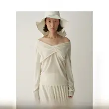 ニットトップス レディース 長袖 オーストラリア産メリノウール 蝶結び ねじりデザイン 秋冬「INSIS FEMME」