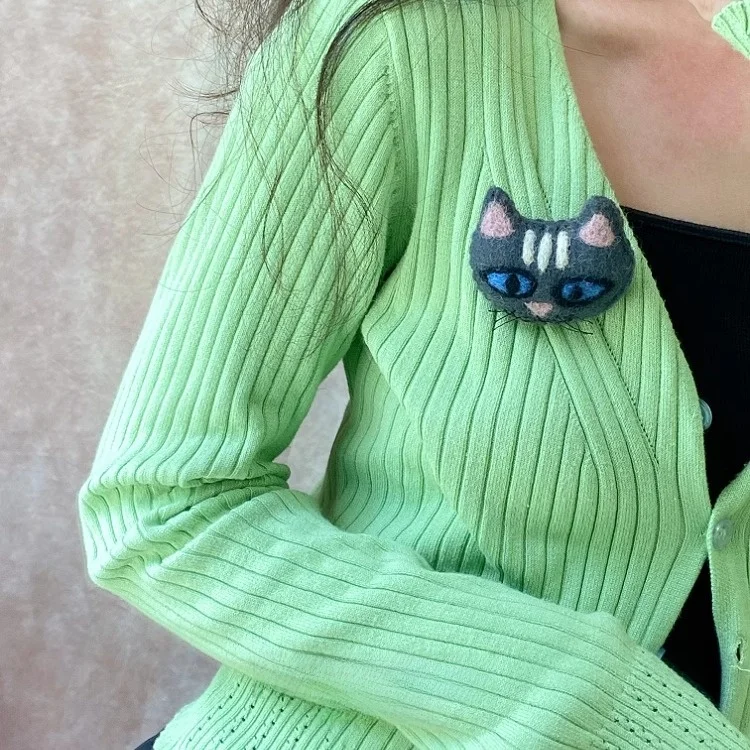 かわいい猫と犬と狐のブローチ：ネパール製羊毛フェルトで作るオリジナルアクセサリー