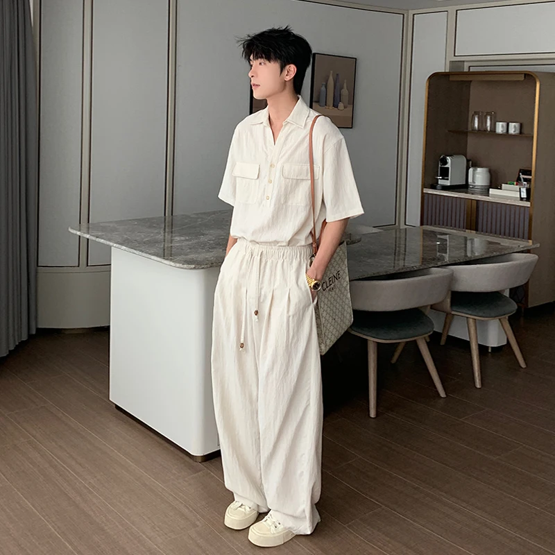 夏用リネンシャツとパンツのコーディネート：カジュアルスタイルで30代男性に最適なセットアップ対応アイテム