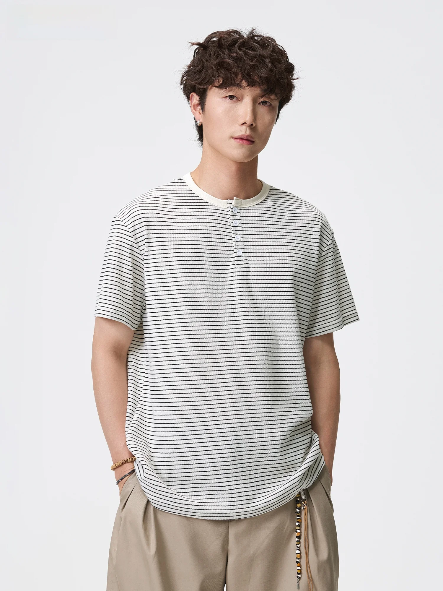 ストライプ柄 メンズTシャツはどう選ぶ？フィット感とデザインのバランスが鍵