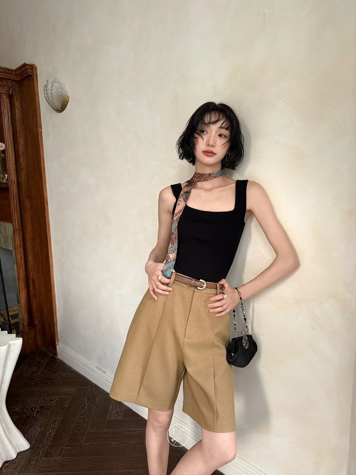 夏のショートパンツで失敗しないコーデは？古風な打褶デザインが救う