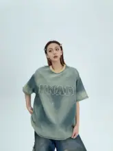 ビンテージ風刺繍デザインのデニムTシャツ【夏用・ルーズフィット・女性用・短袖】