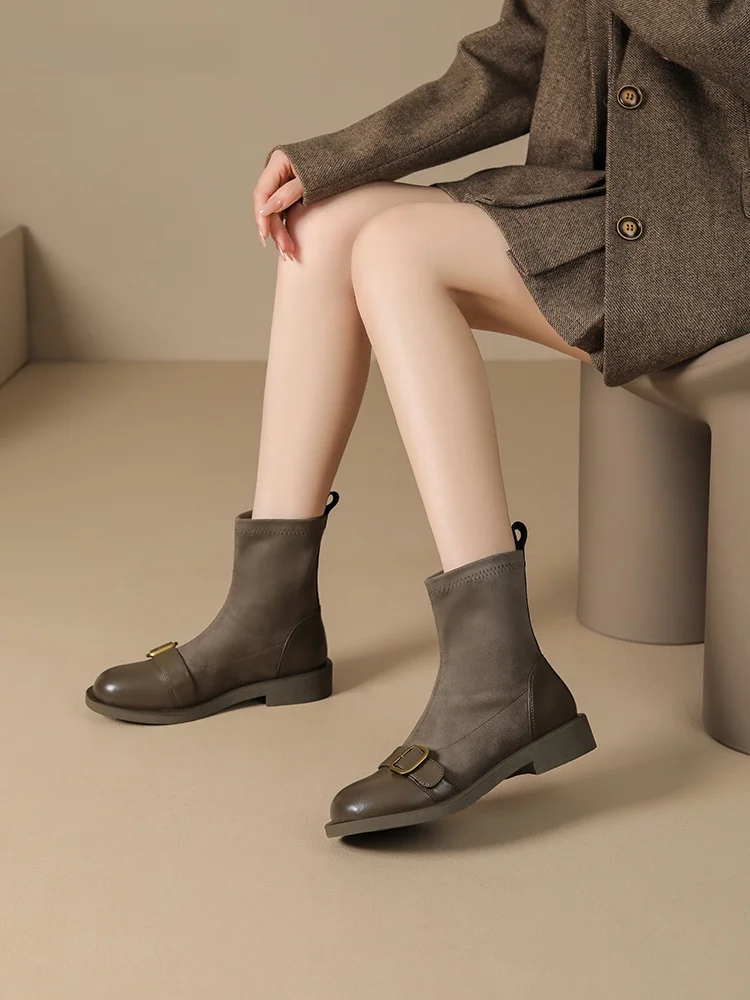 80年代ファッションアイテムとしてのレディースシンプルブーツ：Daphneの厚みと柔らかさの実用性