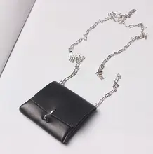 トレンド感のあるミニバッグ【シルバーのチェーン・個性的なデザイン・アクセサリー収納可能】