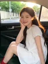 愛らしいデザインのバルーンカラー白ワンピース【Aライン・短袖・ゆったりフィット】（セットアップ対応）