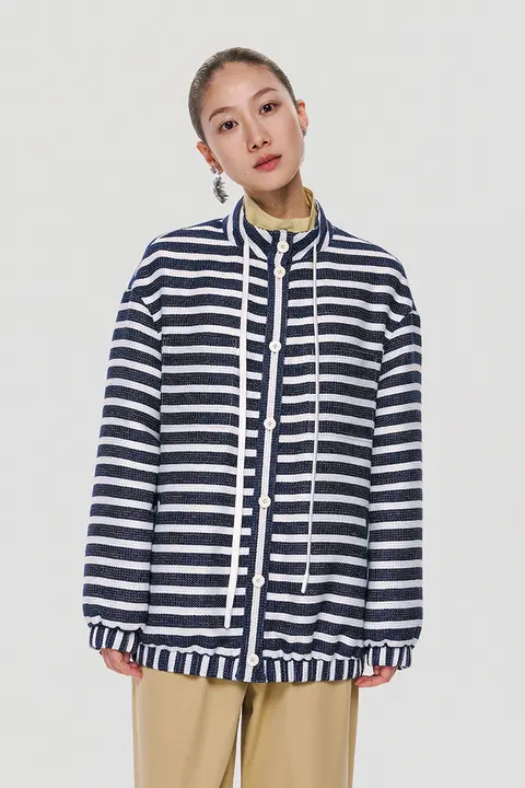 青白ストライプのカーディガン【カジュアル・フライトジャケット・ショート丈】