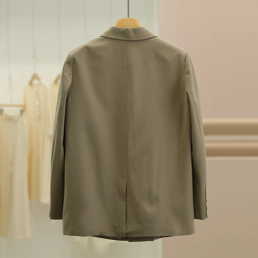 春夏用の羊毛混双排扣ジャケット：洗練されたデザインで通勤シーンに最適なスタイリッシュな選択