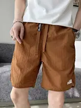 薄いショートパンツメンズ夏のトレンドの新しいスタイル
