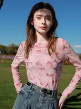 網状花柄Tシャツ【ラウンドネック・長袖・フィットデザイン】