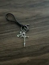 レザー製クロスデザインのカーキーリング【オリジナル金属パーツ・ユニークな腰掛け飾り】