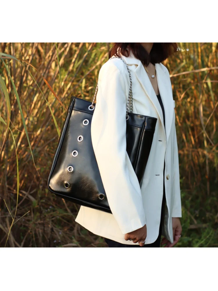 A4縦型トートバッグの実用性と設計特性を解説