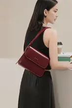 高級感のある本革レッドトーフバッグ【斜め掛け・小型・通勤用】