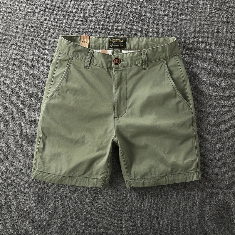 40代ショートパンツの着こなし術：軍绿色カジュアルショートパンツの夏コーデガイド