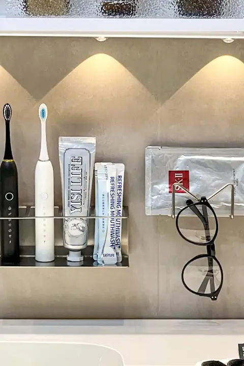 ステンレス鋼製 歯ブラシスタンド【壁掛け・バスルーム・電動歯ブラシ・歯磨き粉用】