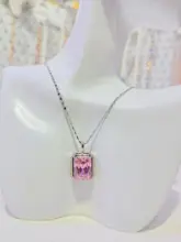 ジルコンペンダントネックレス【軽やか・デザイン性・鎖骨の美しさを引き立てる】