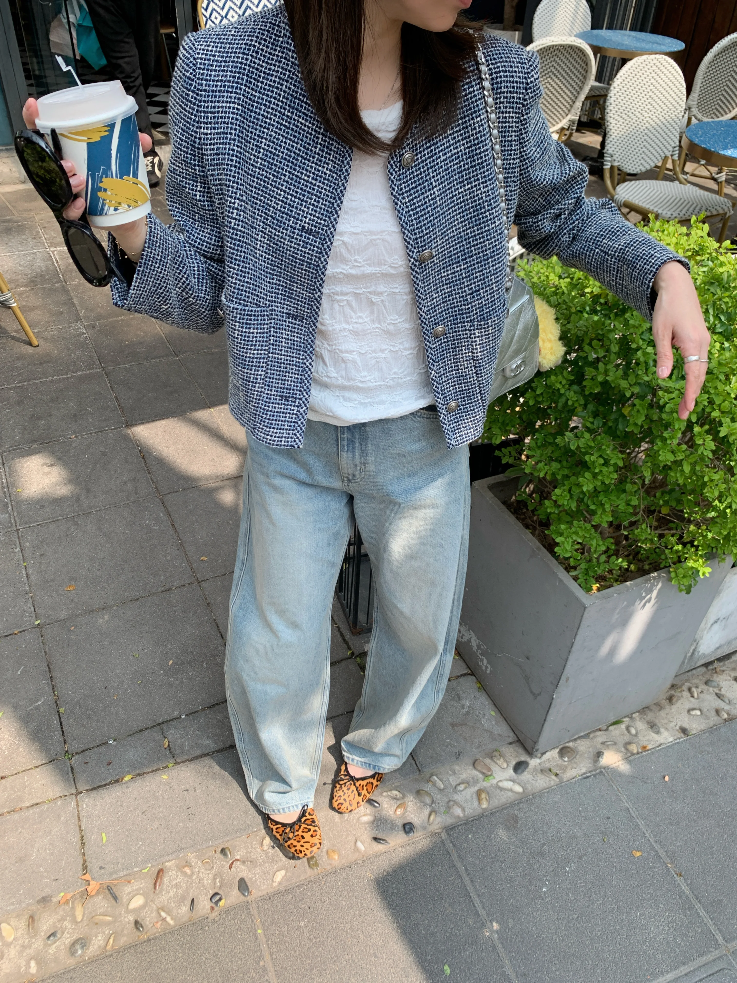 グレー チェスターコート は冬に着るべき？チェックコートと比べてどう違うの？