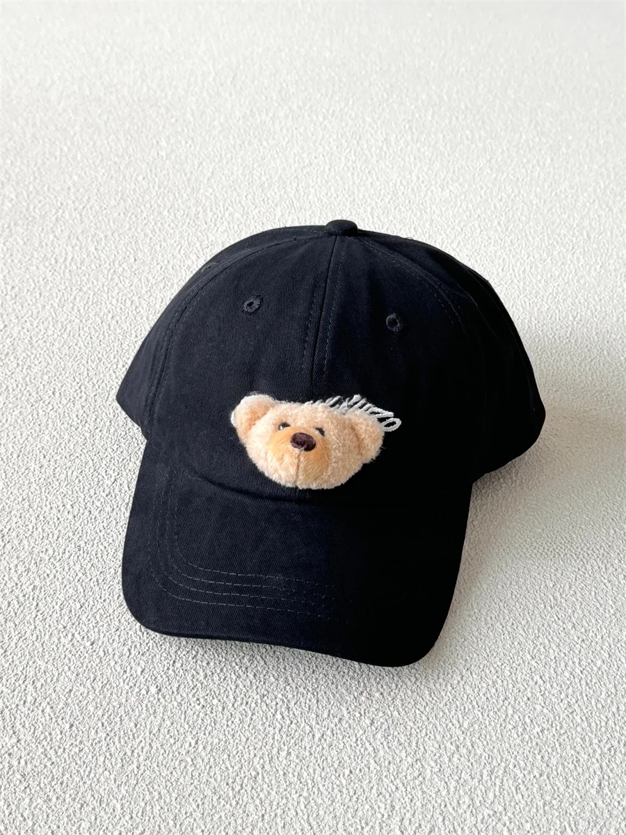 熊デザインの高品質ベースボールキャップ：シール貼ったままの使い方と保存法