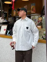 愛心刺繍入り翻領シャツ【フィット・白・カジュアル】