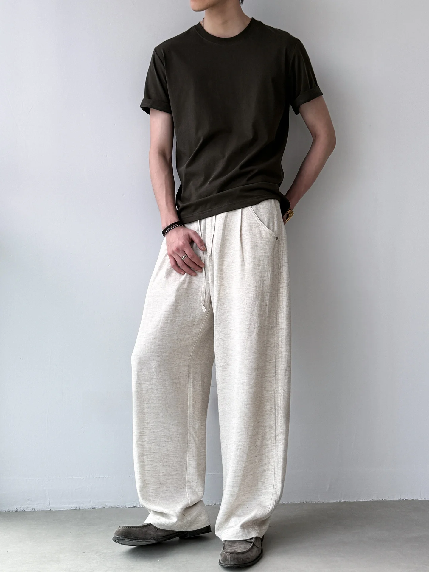 涼感素材のショートスリーブTシャツ：抗菌・運動・男性用の生地特性と実用性