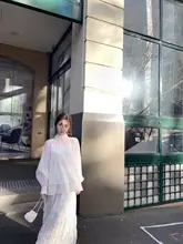 柔らかく軽やかな雰囲気！後ろリボン付きバルーンスリーブシャツ【カジュアル・コーディネートしやすい】