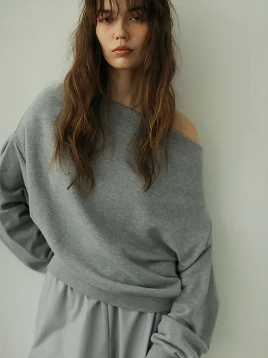 秋季おしゃれなオフショルダー長袖パーカー【フィット・カジュアル】（セットアップ対応）