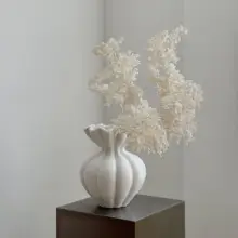 白色花びらのフラワーベース【素焼き・フランス風・室内装飾用・花器】
