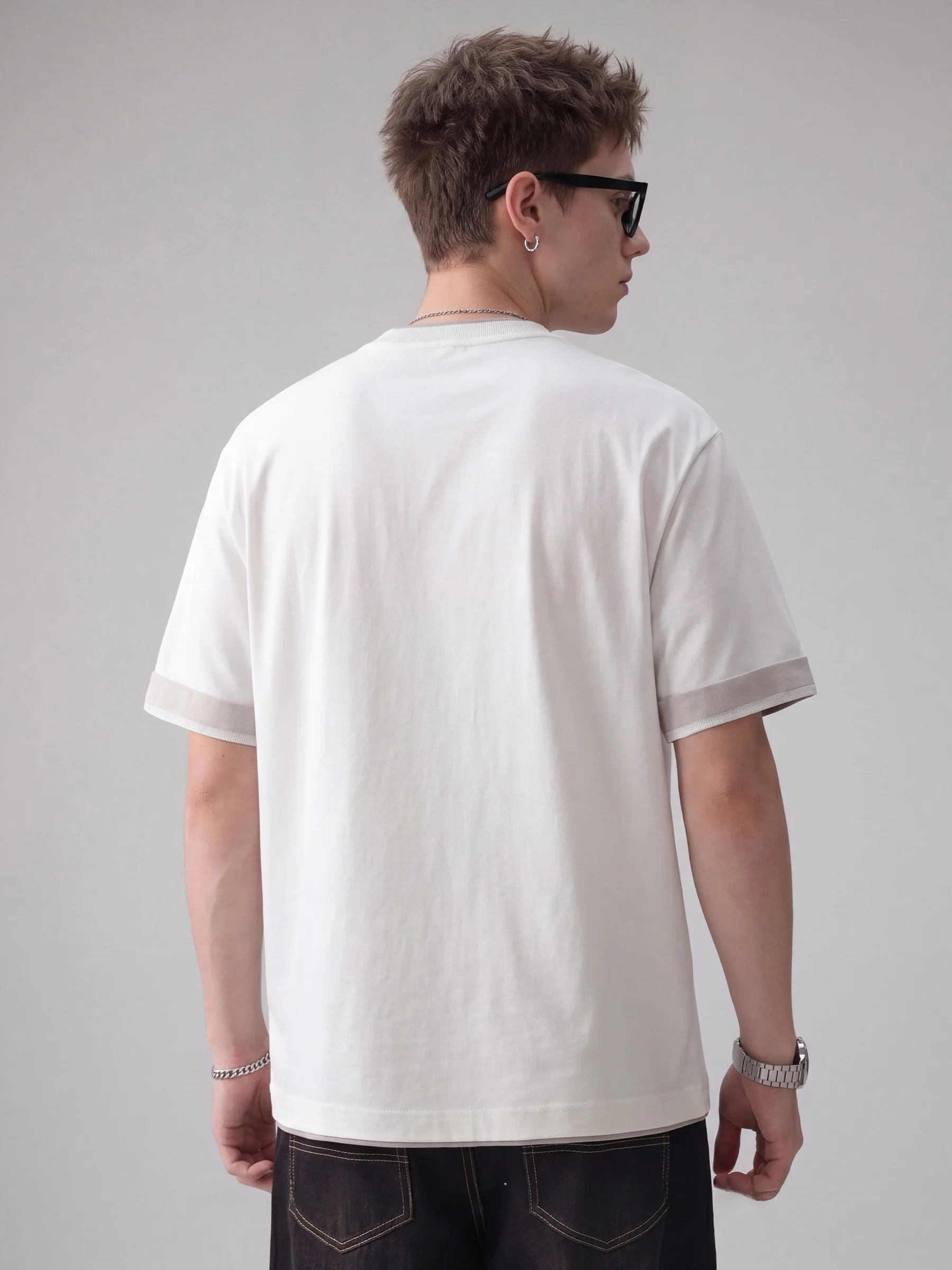 「tシャツ 重ね着 メンズ」で失敗しないコーデは？高級感と通気性のバランスを取る秘訣
